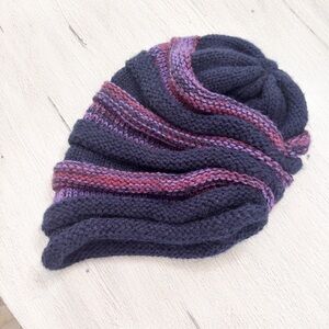 CEVI-CHE By PERUVIAN TRADING CO Unisex Black Multi Striped Slouchy Beanie Hat OS